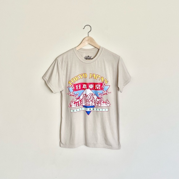 NEW Tokyo Japan Mt. Fuji Cherry Blossom Graphic Beige T Shirt Adult size Medium - Picture 1 of 6